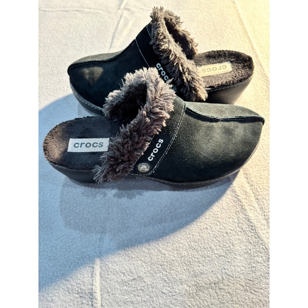 Crocs Gretel Clogs Women Size 10 Black Suede Faux Fur Lined Wedge Mules Winter